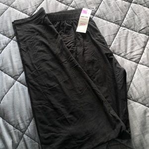 Agnes & Dora NWT XL black leggings